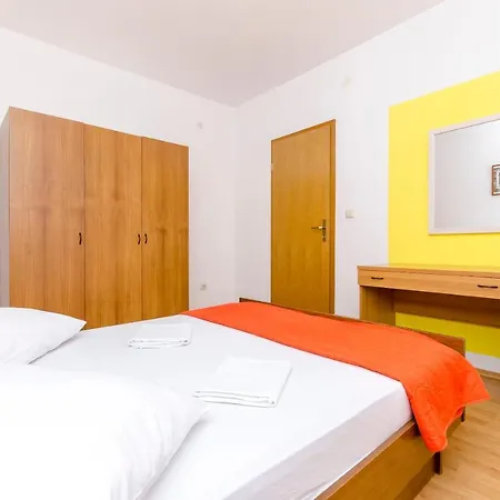 Mate Apartment *