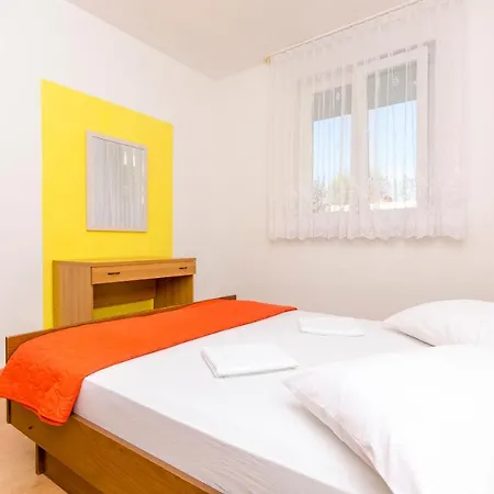 Mate Apartment *