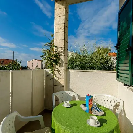 Mate Apartment *