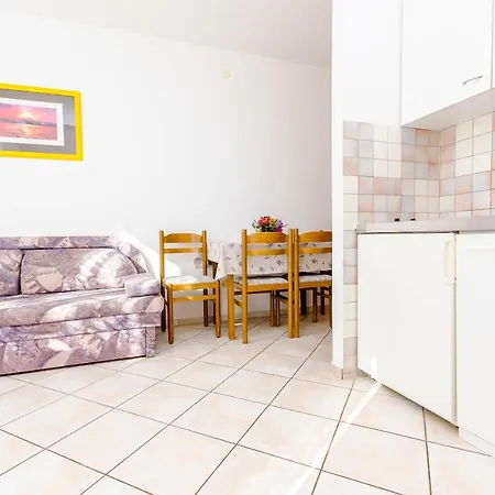 Mate Apartment *