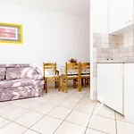 Mate Apartment *